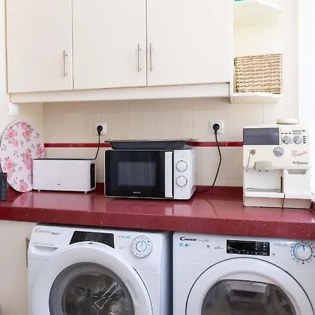 Bem Portugues. Apartamento Agradavel * Lissabon