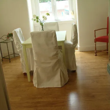 Bem Portugues. Apartamento Agradavel