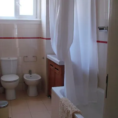 Bem Portugues. Apartamento Agradavel *