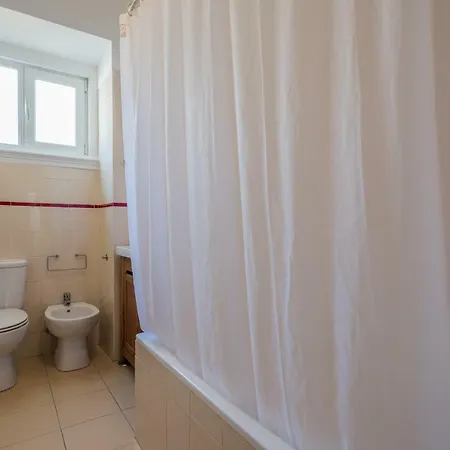Bem Portugues. Apartamento Agradavel * Lissabon